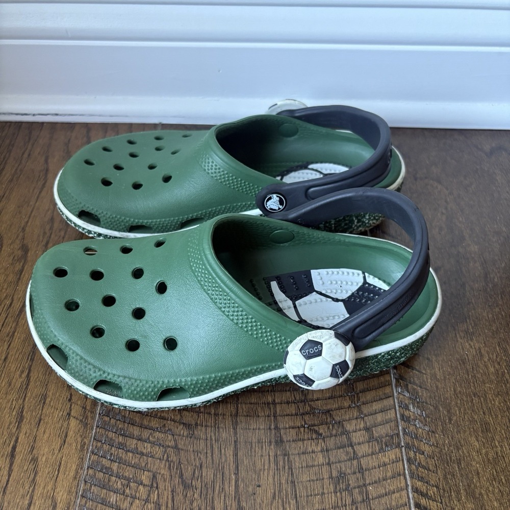Crocs Classic Clog Slip On Shoes/Sandals Soccer/Football Turf Dark Green Youth 5
